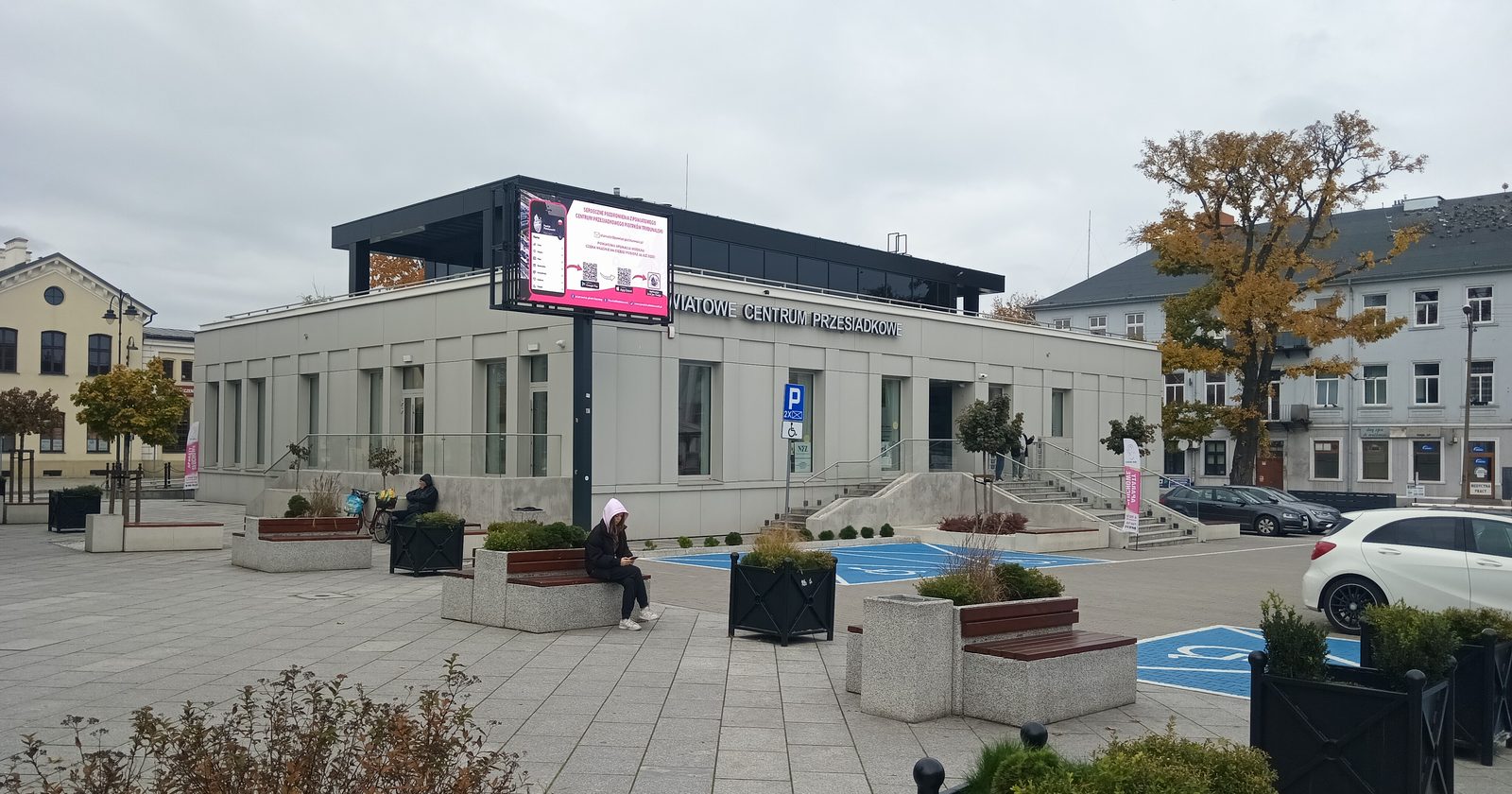 Dworzec autobusowy z poczekalnią w Piotrkowie Trybunalskim